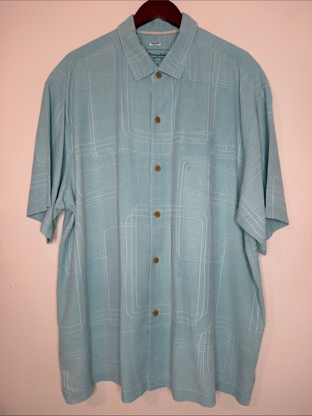 TOMMY BAHAMA 100% Silk Shirt